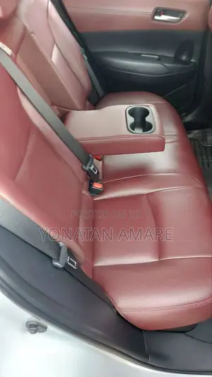 Toyota Corolla Cross Hybrid 2024 Silver