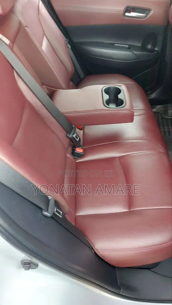 Toyota Corolla Cross Hybrid 2024 Silver