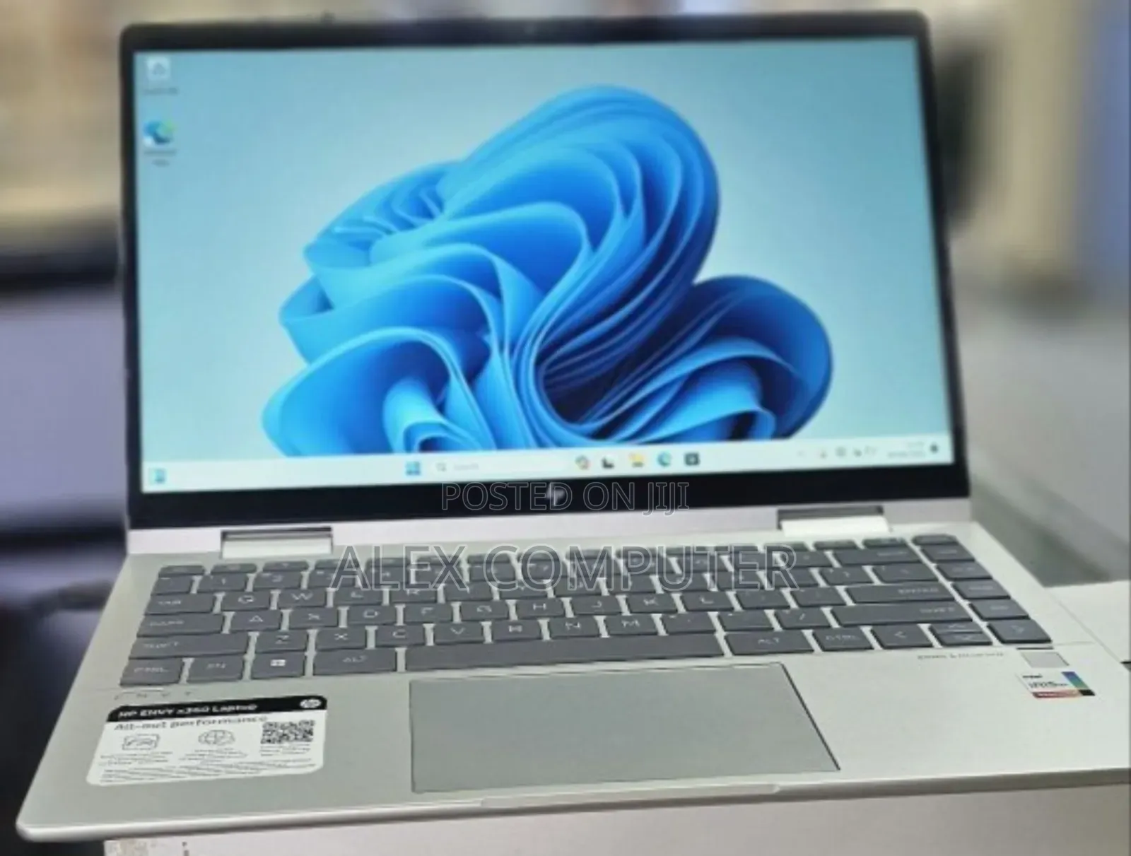 New Laptop HP Envy X360 8GB Intel Core I5 SSD 512GB