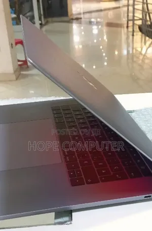 New Laptop Apple MacBook Pro 2016 16GB Intel Core I7 SSD 512GB