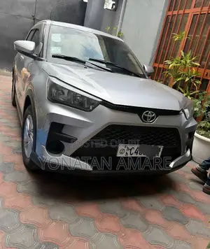Photo - Toyota Raize 2022 Silver