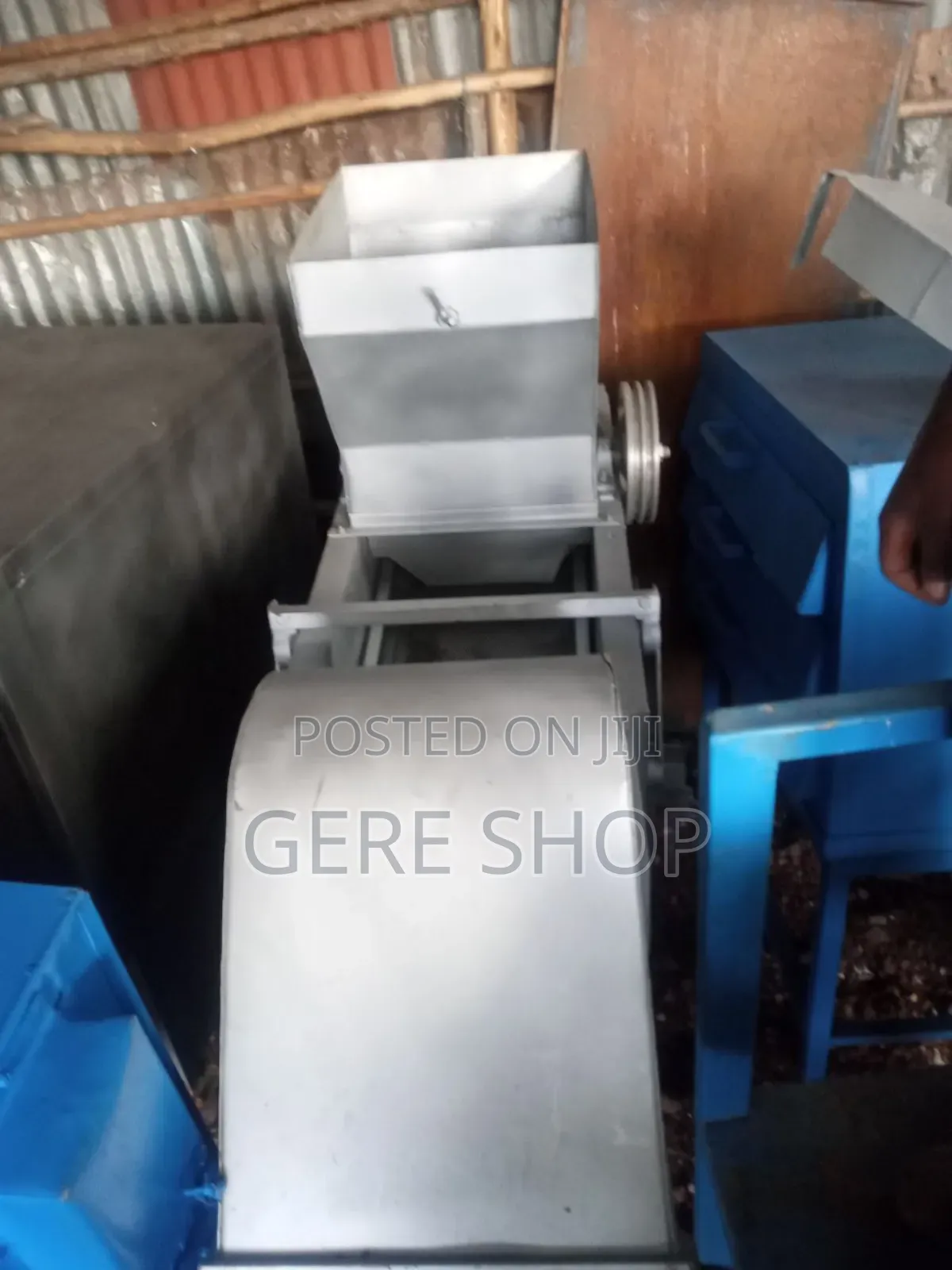 የለውዝ መፈልፈያ ማሽን