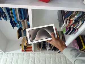 Photo - New Apple iPhone 15 Pro Max 256 GB Silver