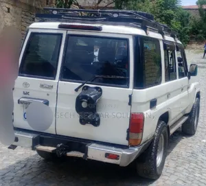 Toyota Land Cruiser 2008 White