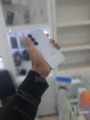 Photo - Samsung Galaxy S25 256 GB Silver