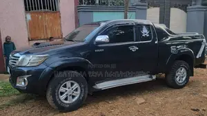 Toyota Hilux 2013 Matt Black