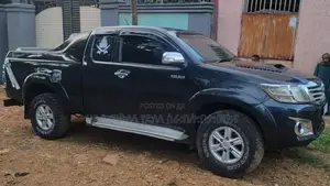 Toyota Hilux 2013 Matt Black
