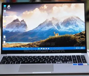 New Laptop Samsung 8GB Intel Core I5 SSD 256GB