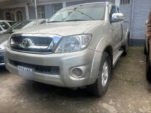 Toyota Hilux 2007 Gold