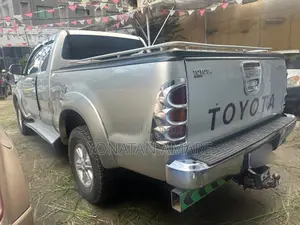 Toyota Hilux 2007 Gold