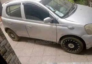 Toyota Vitz 2001 Black