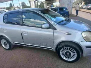 Toyota Vitz 2001 Black