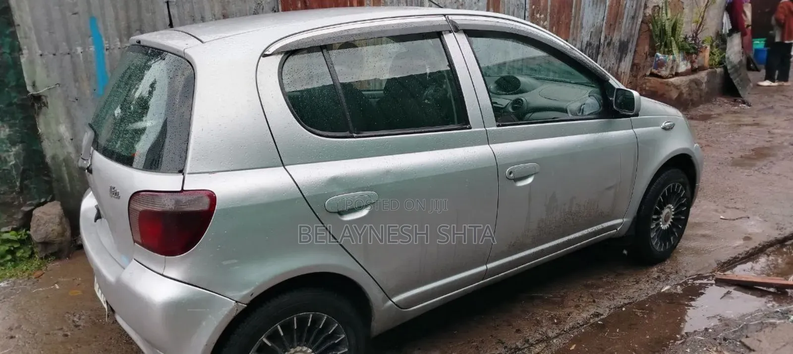 Toyota Vitz 2001 Black