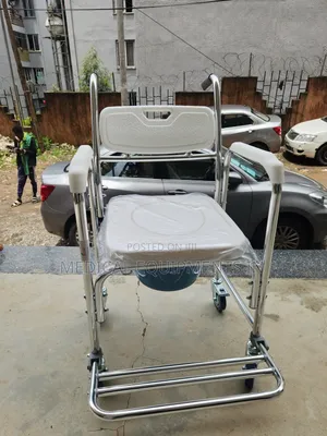 Photo - 4 in One Commode Wheelchair嵐的shower Wheelchair雞湯wheelchair