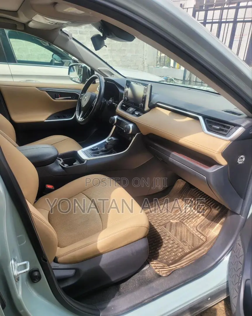 Toyota RAV4 2020 Gray