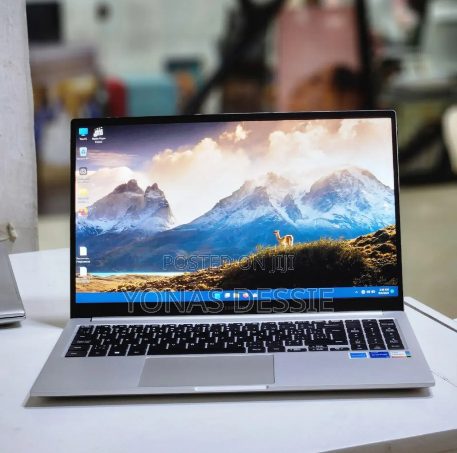 New Laptop Samsung 8GB Intel Core I5 SSD 256GB