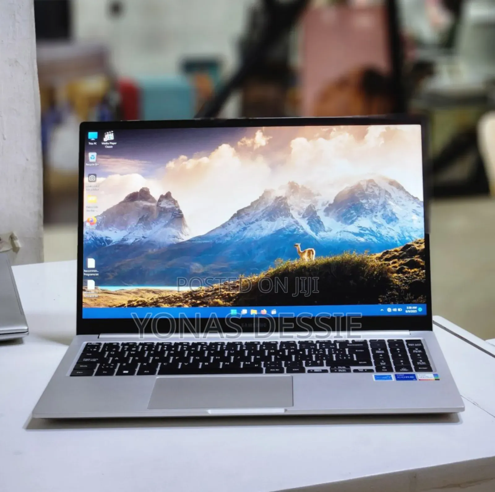 New Laptop Samsung 8GB Intel Core I5 SSD 256GB