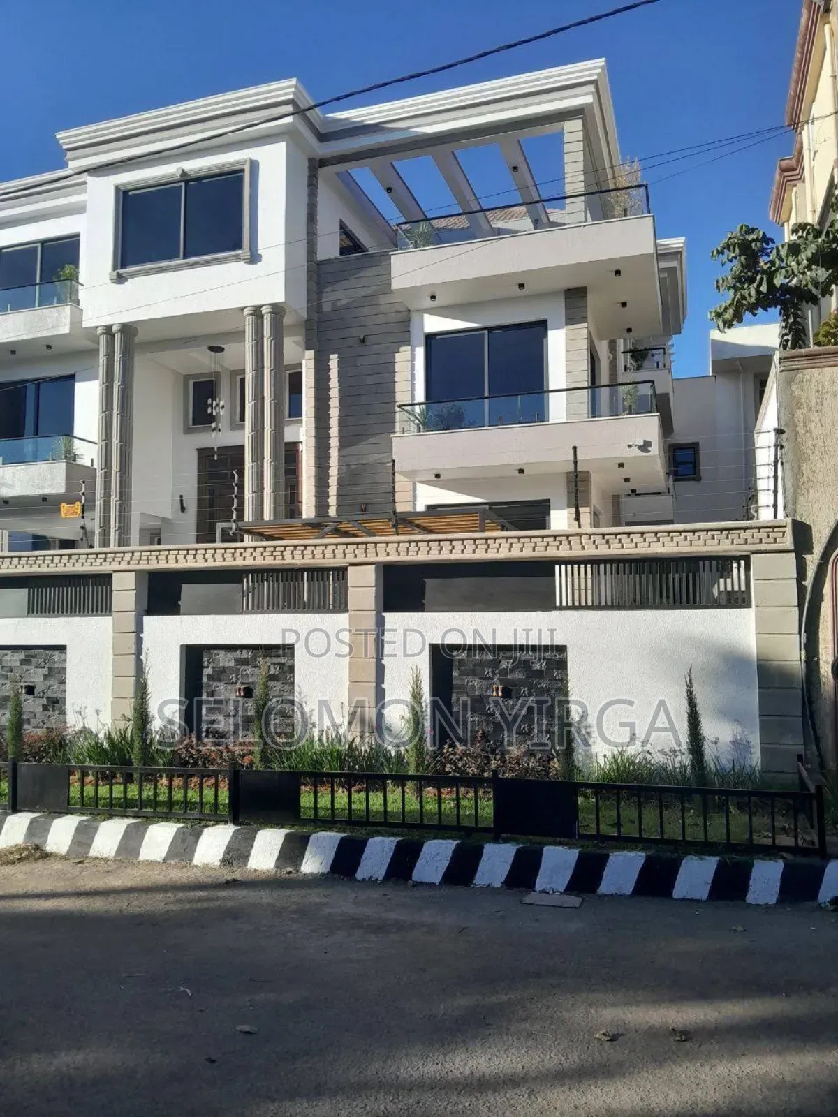 8bdrm Farm House in Adis Ababa, Bole for sale