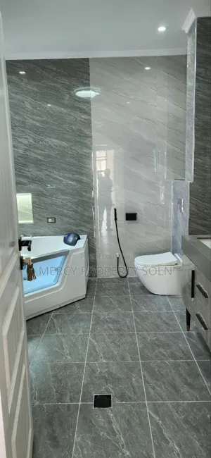 6bdrm Duplex in Bole for sale