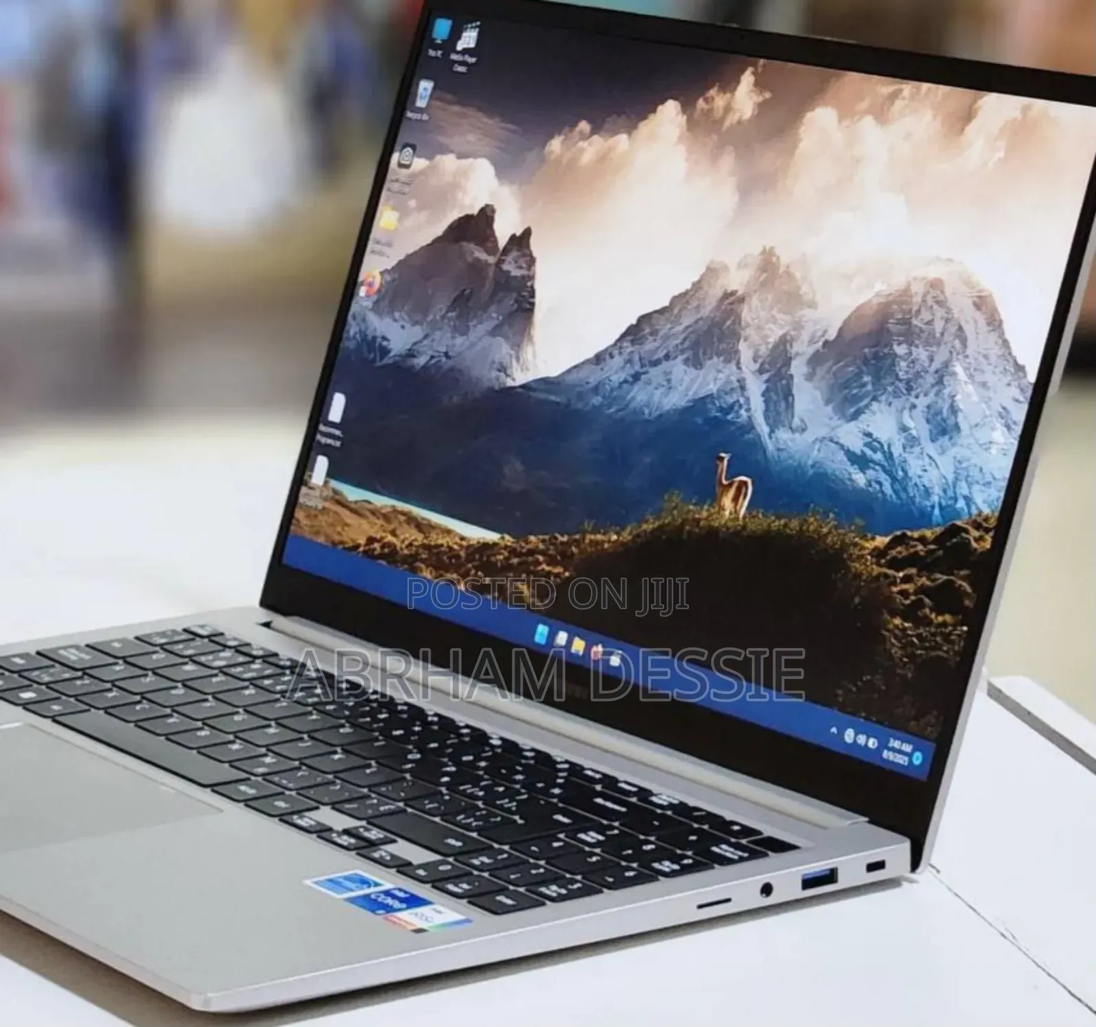 New Laptop Samsung 8GB Intel Core I5 SSD 256GB