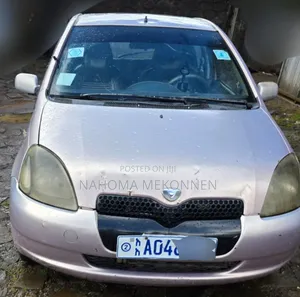 Photo - Toyota Vitz 2000 Pink