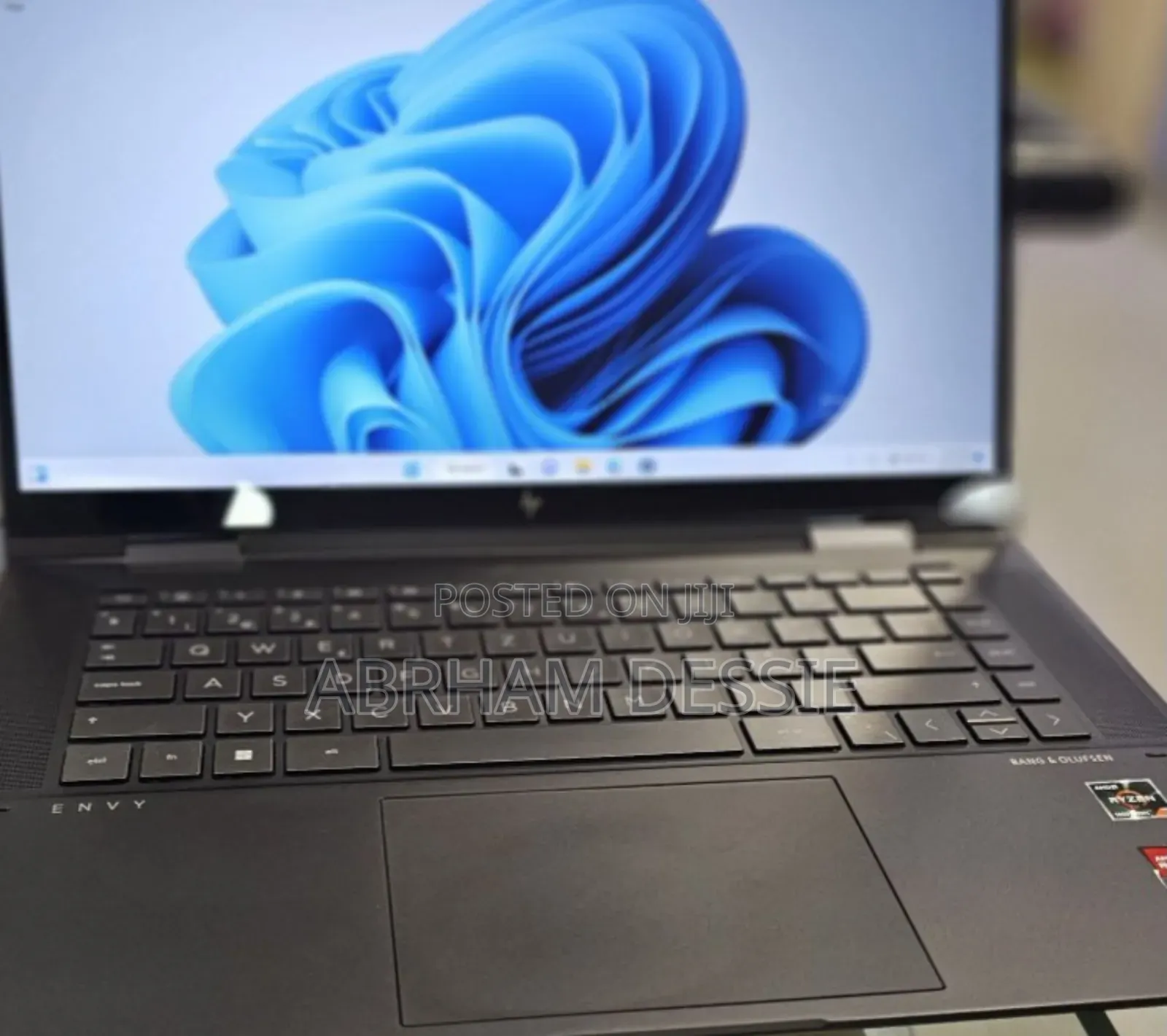 New Laptop HP Envy X360 16GB AMD Ryzen 7 SSD 512GB