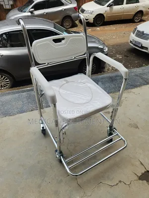 Photo - Wheelchair埠後commode Wheelchair底部commode Wheelchair Commode