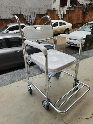 Photo - Wheelchair嵐更commode Wheelchair麴不commode Wheelchair Commode