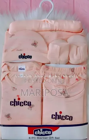 Chicco 8 Pc Blanket Gift Set