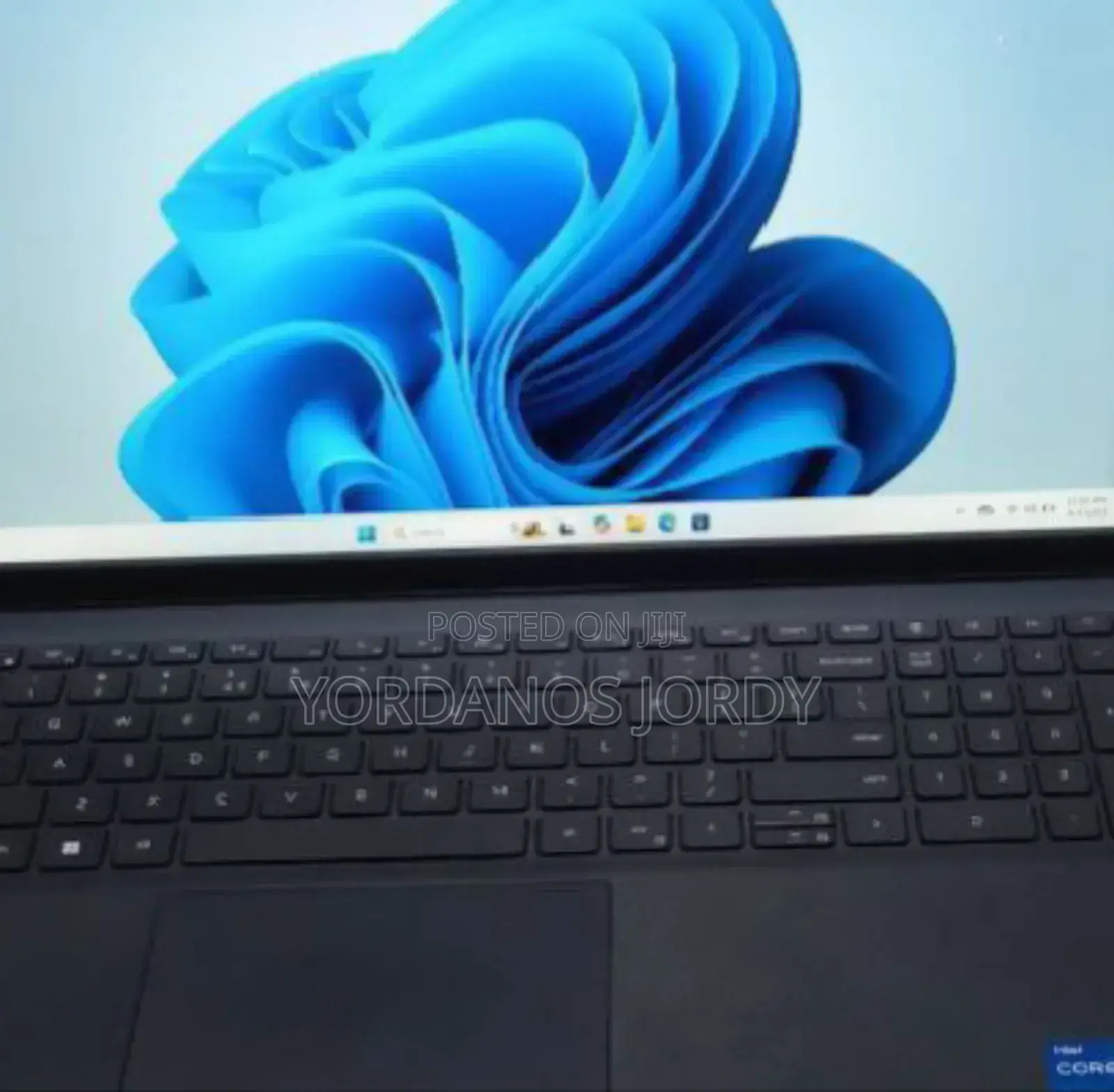 New Laptop Dell Vostro 3520 8GB Intel Core I5 SSD 1T