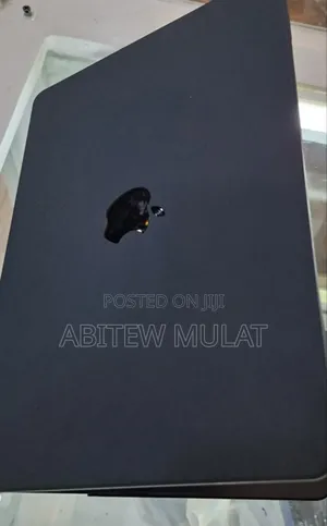 Photo - New Laptop Apple MacBook Air 2022 M2 8GB Apple M2 SSD 256GB