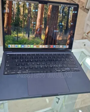 New Laptop Apple MacBook Air 2022 M2 8GB Apple M2 SSD 256GB