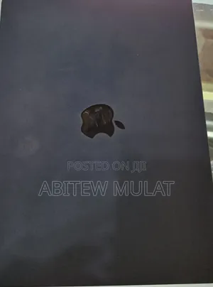 New Laptop Apple MacBook Air 2022 M2 8GB Apple M2 SSD 256GB