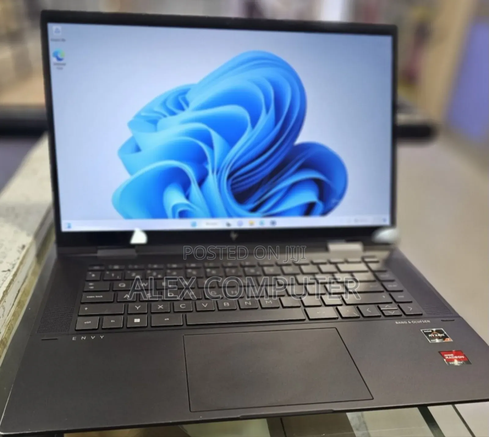 New Laptop HP Envy X360 16GB AMD Ryzen 7 SSD 512GB