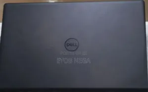 New Laptop Dell Vostro 3520 8GB Intel Core I5 SSD 1T