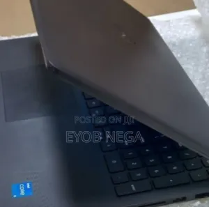 New Laptop Dell Vostro 3520 8GB Intel Core I5 SSD 1T