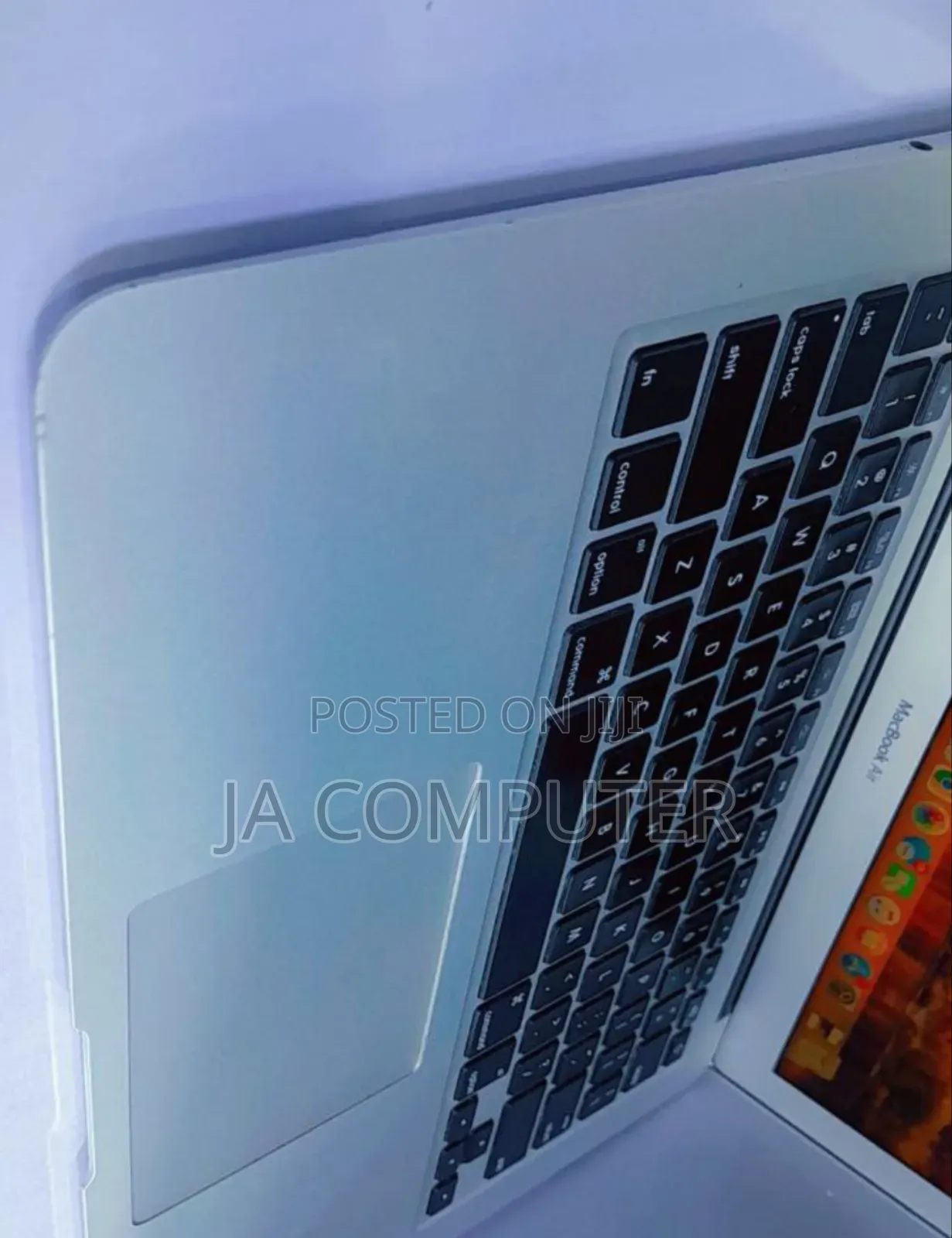 New Laptop Apple MacBook Air 2013 4GB Intel Core I5 SSD 128GB