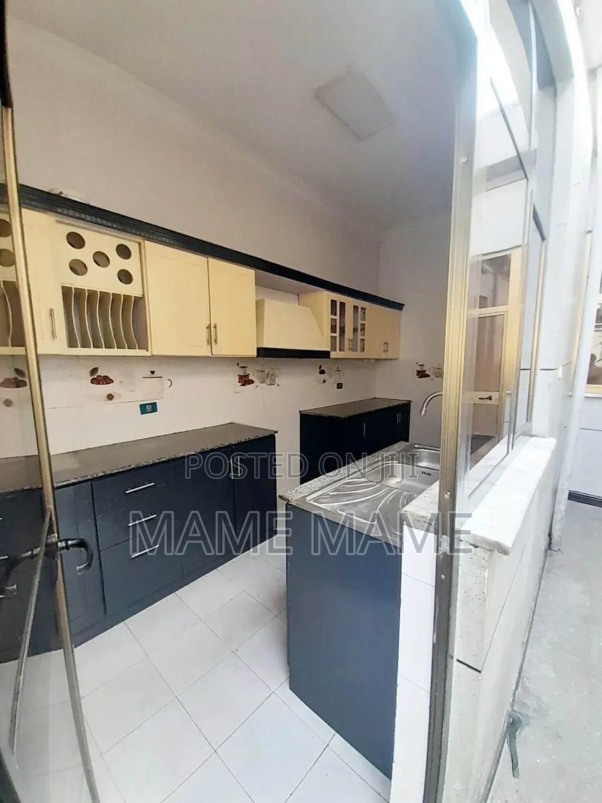 5bdrm Villa in Addis Abeba, Bole for sale