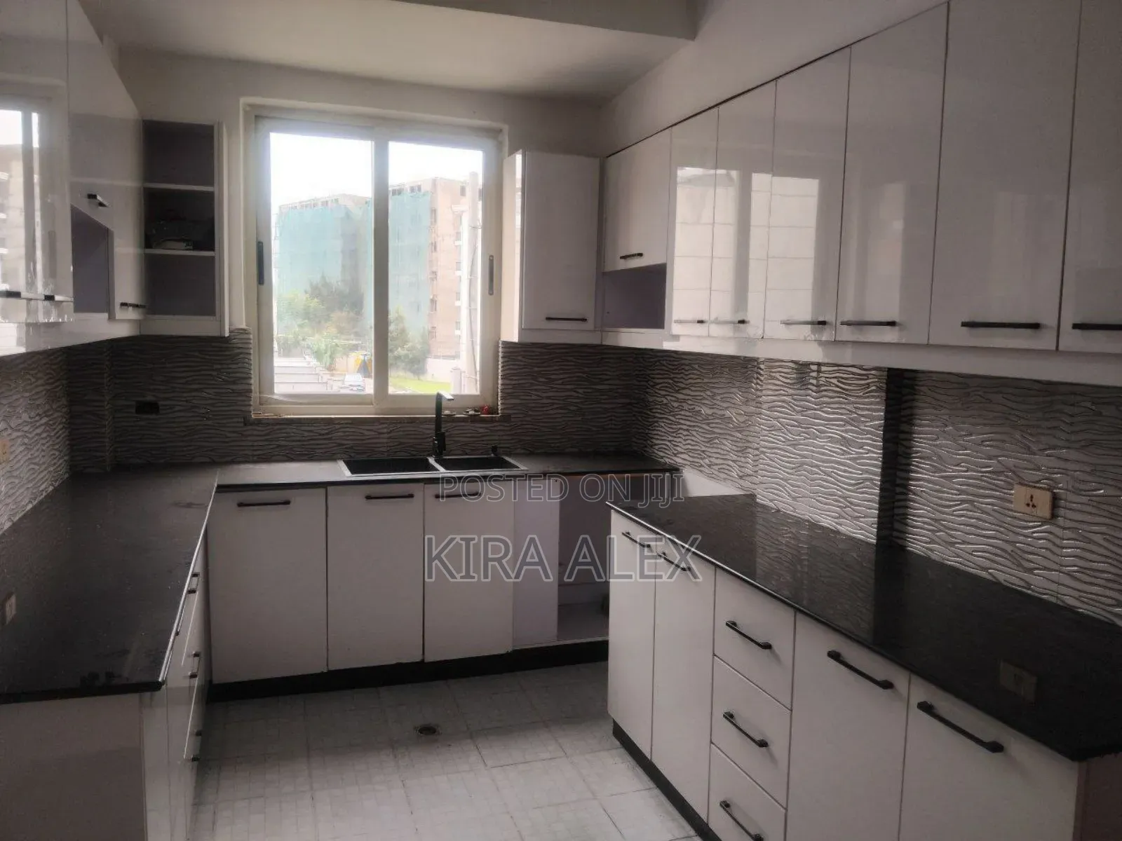 Furnished 3bdrm Apartment in Dh Real State, Bole for sale