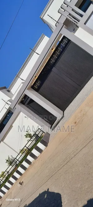 5bdrm House in Addis Abeba, Bole for sale