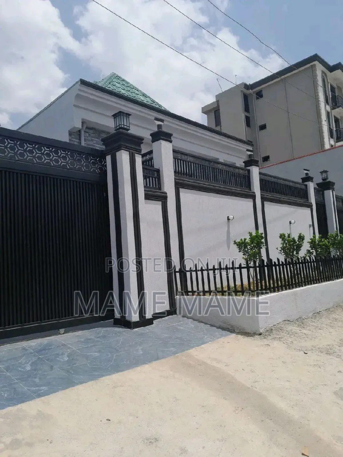 5bdrm Villa in Addis Abeba, Bole for sale