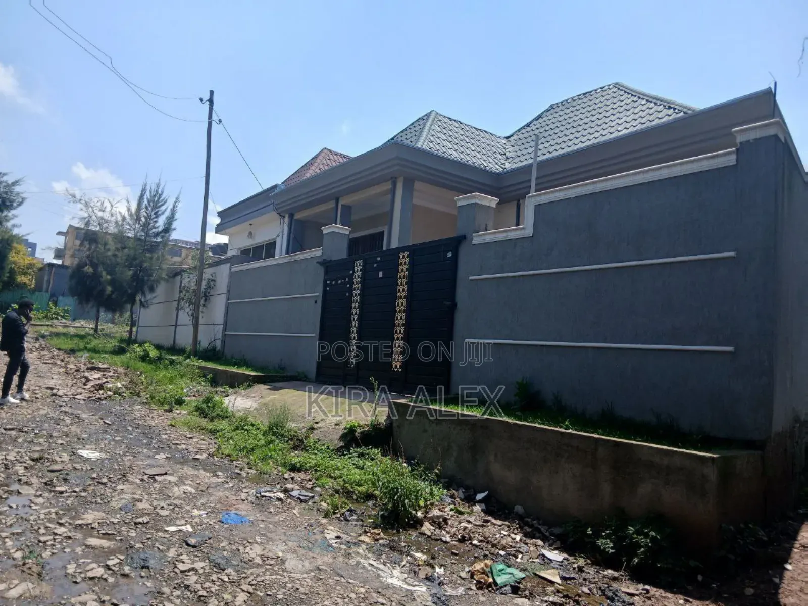 Furnished 3bdrm Villa in Bole for sale