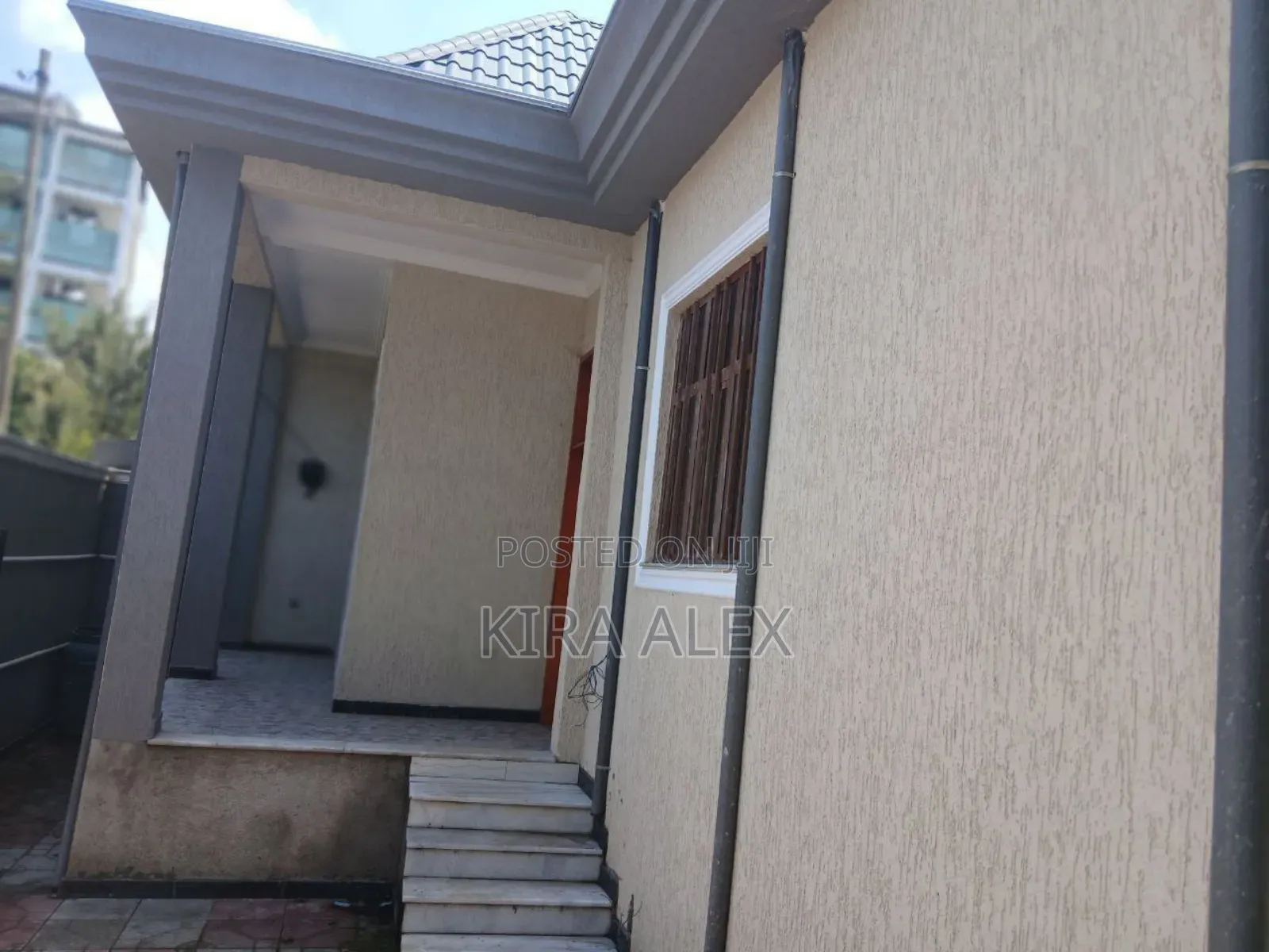 Furnished 3bdrm Villa in Bole for sale