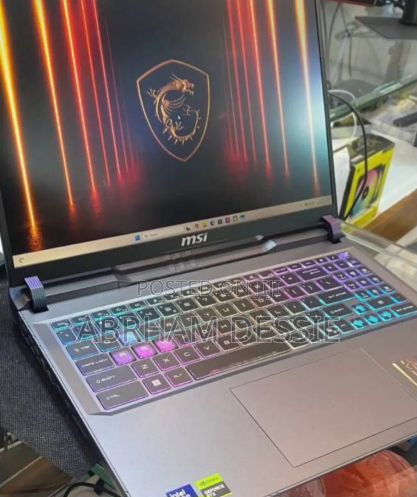 New Laptop MSI Vector 16 HX AI A2XWIG 16GB Intel Core Ultra 7 SSD 1T