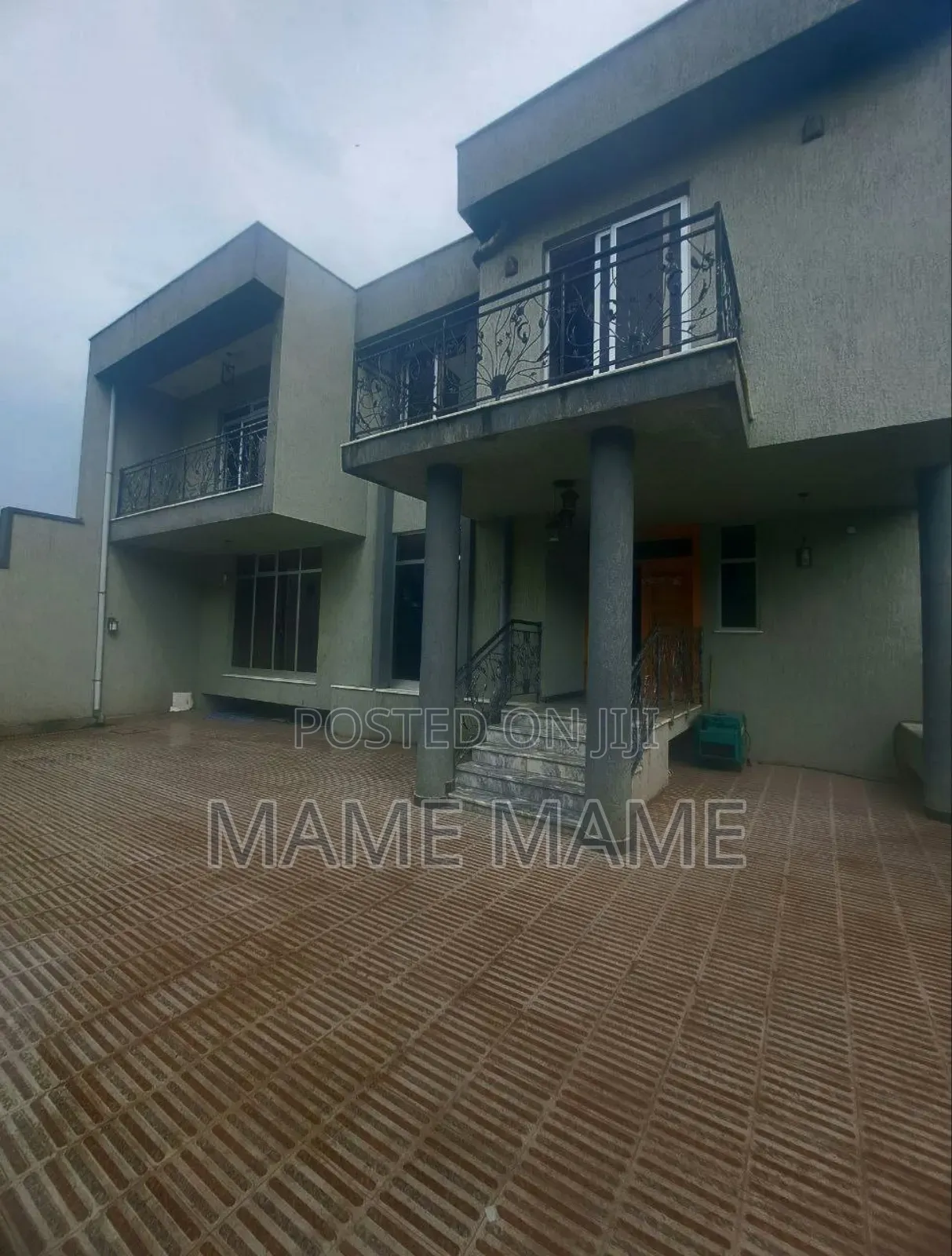 5bdrm House in Addis Abeba, Bole for sale