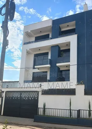 11bdrm House in Addis Abeba, Bole for sale