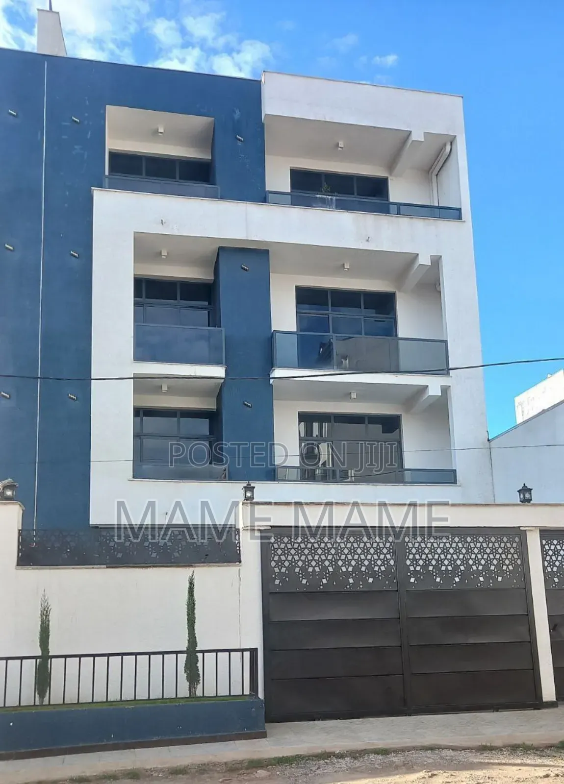 11bdrm House in Addis Abeba, Bole for sale