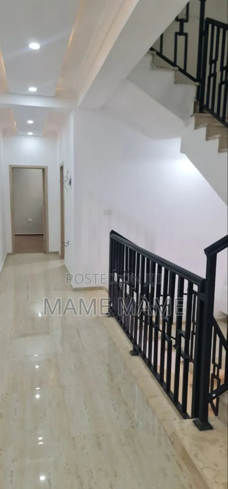 8bdrm House in Addis Abeba, Bole for sale
