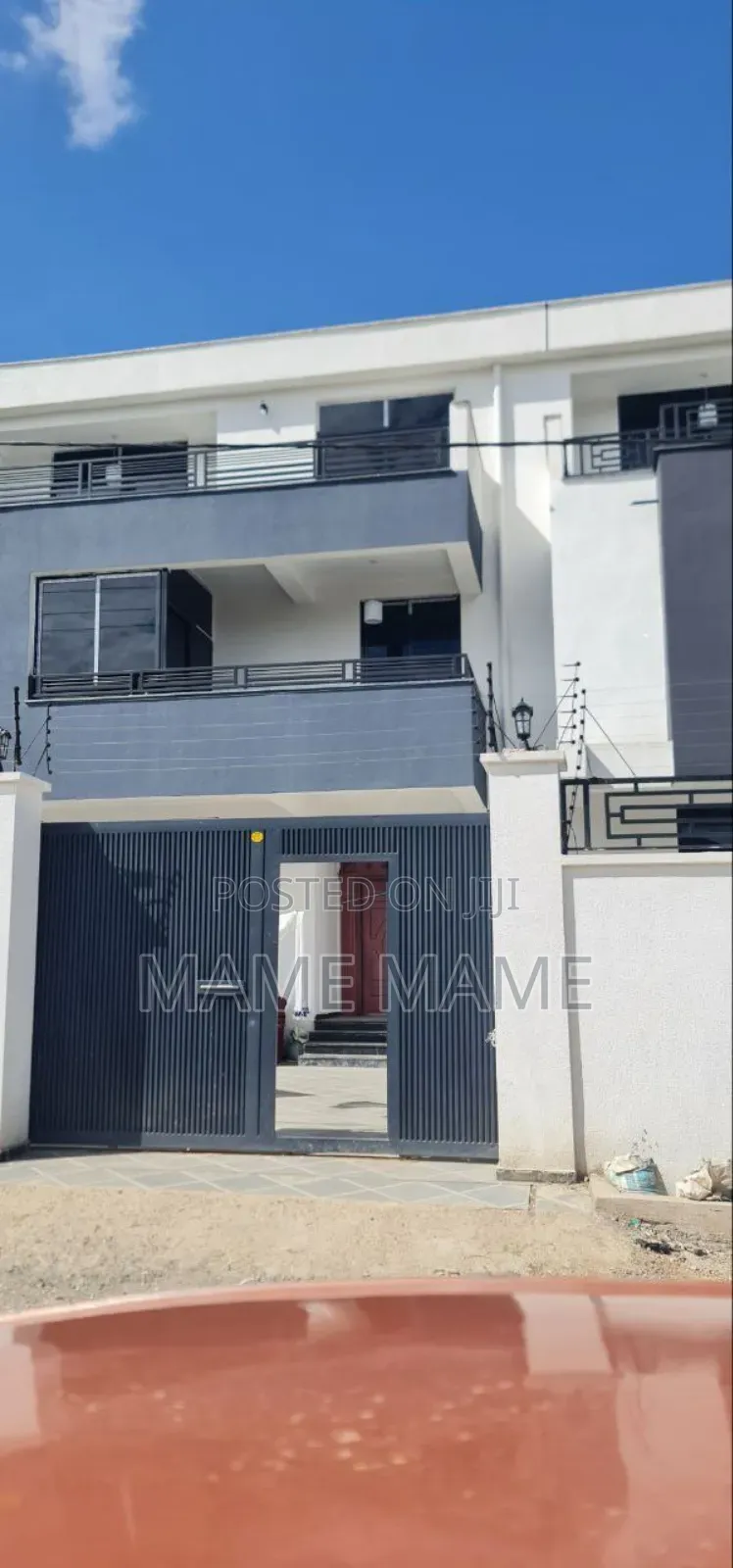 8bdrm House in Addis Abeba, Bole for sale