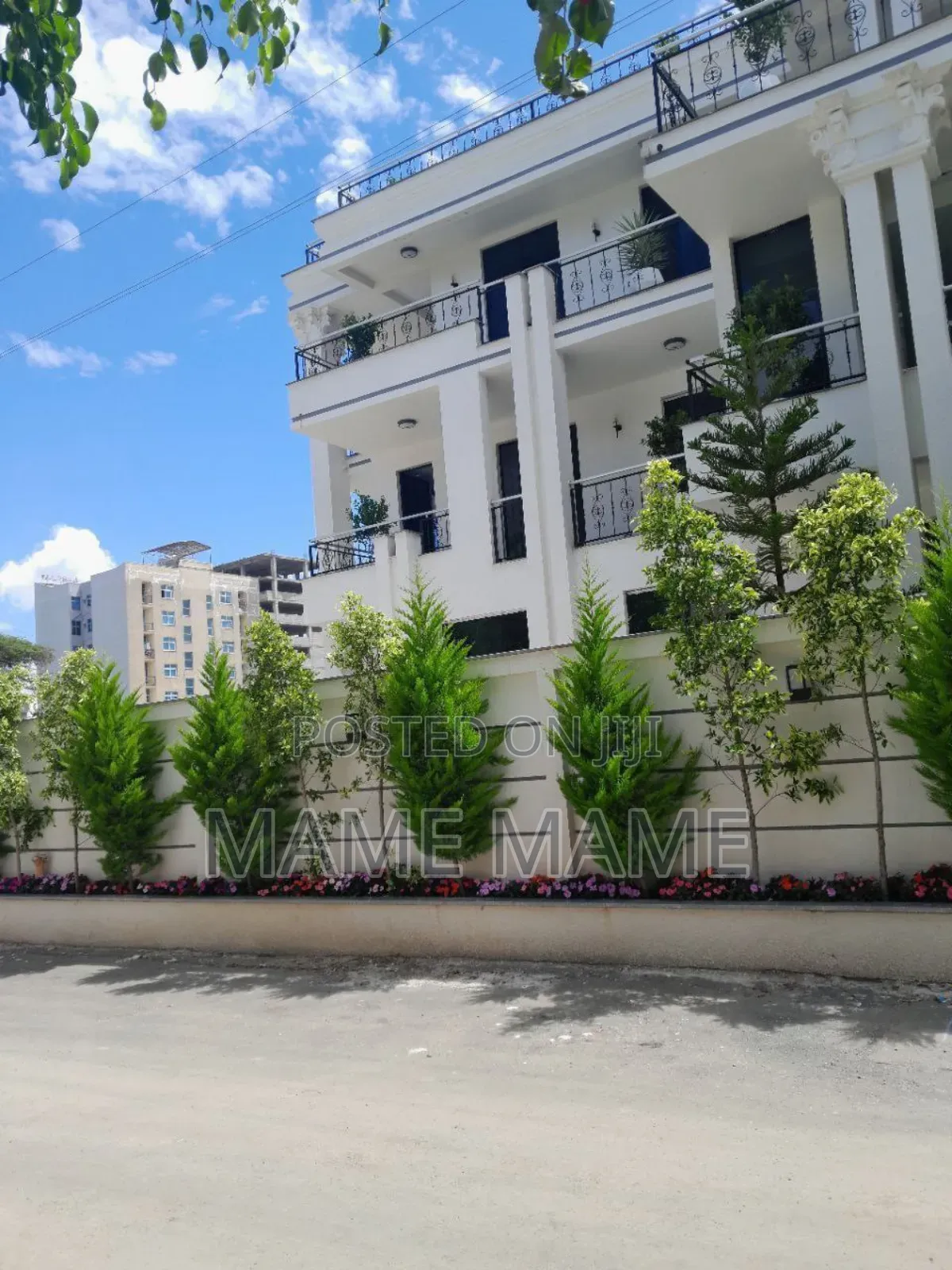 8bdrm House in Addis Abeba, Bole for sale